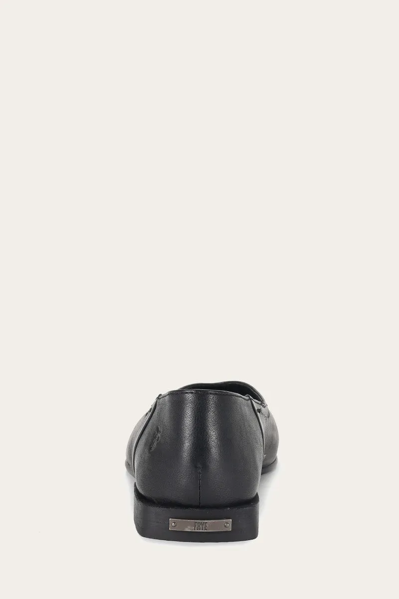 Claire Flat