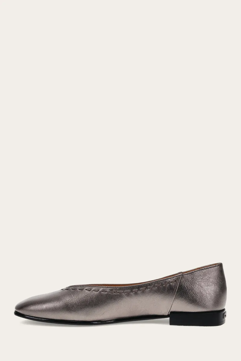 Claire Flat
