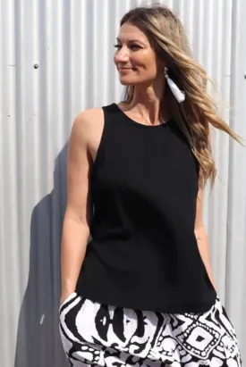 Peta Short Singlet Top In Black