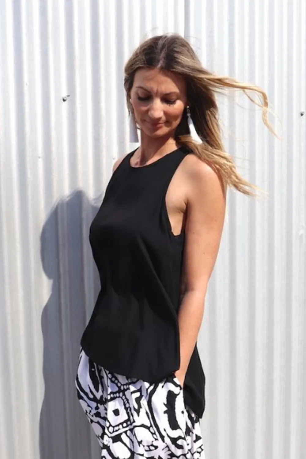 Peta Short Singlet Top In Black